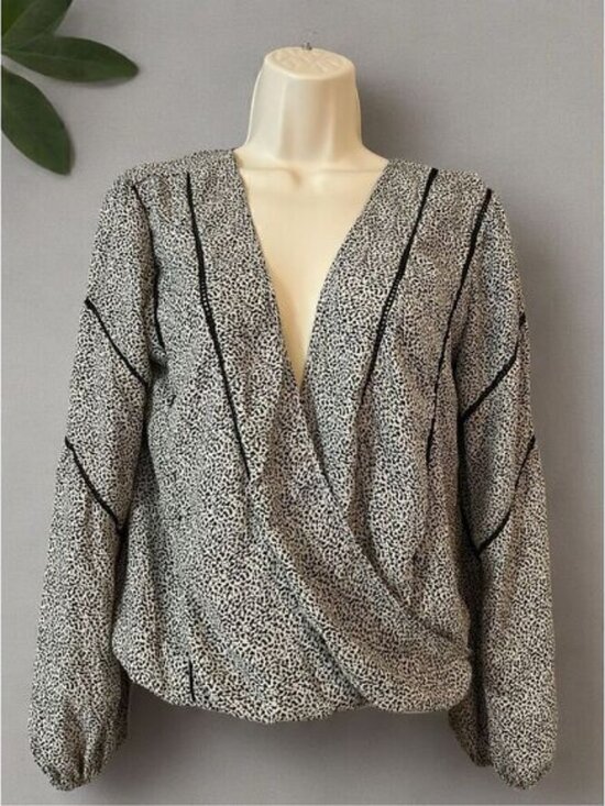 Tops - Sienna Sky Long Sleeve Top Size Small
